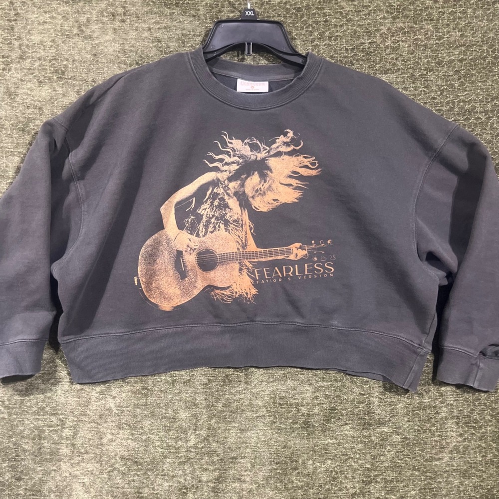 Taylor Swift Fearless Taylor's Version Sweatshirt Womens M Gray Cropped Graphic